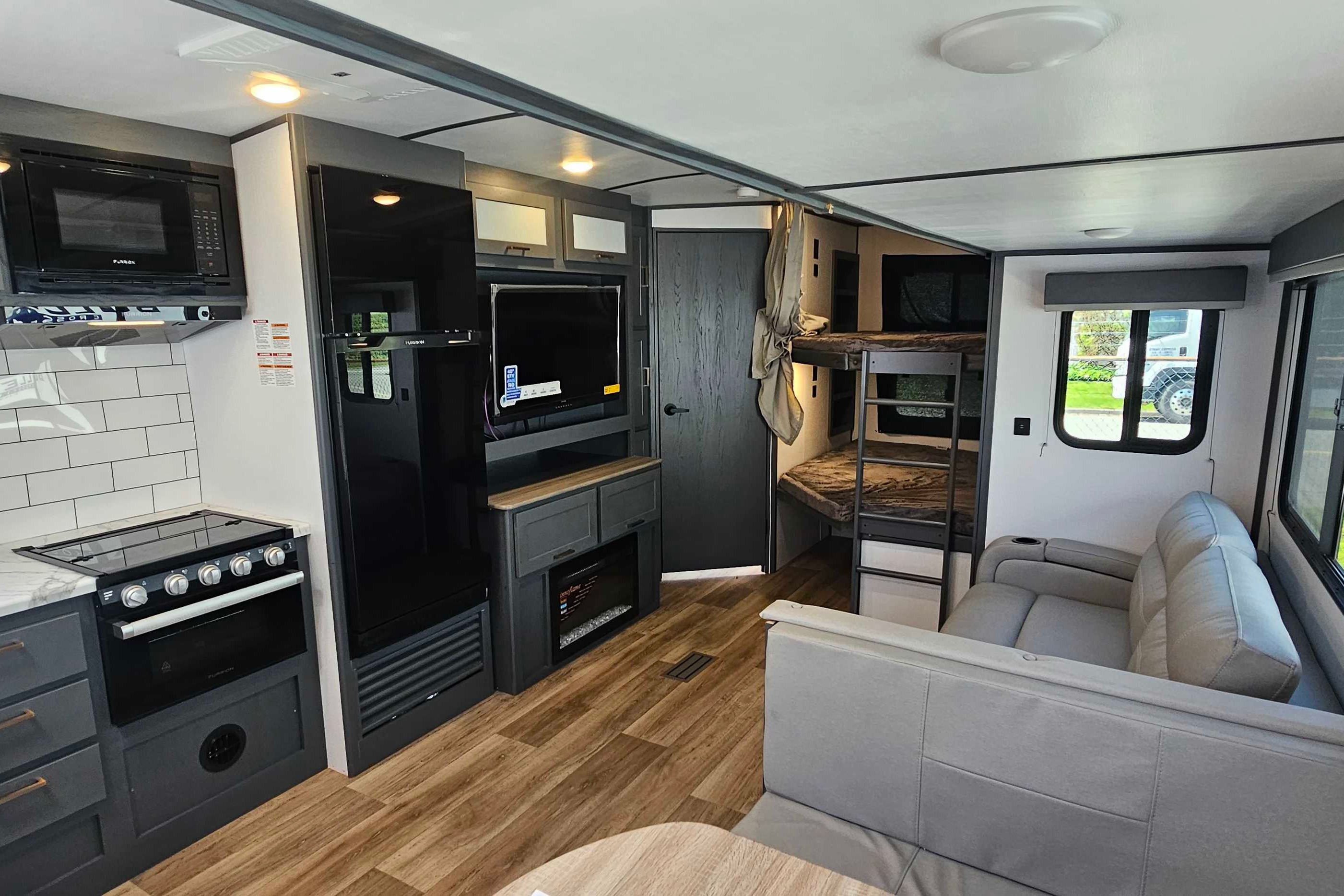 Family Keystone 290BHSWE Travel Trailer