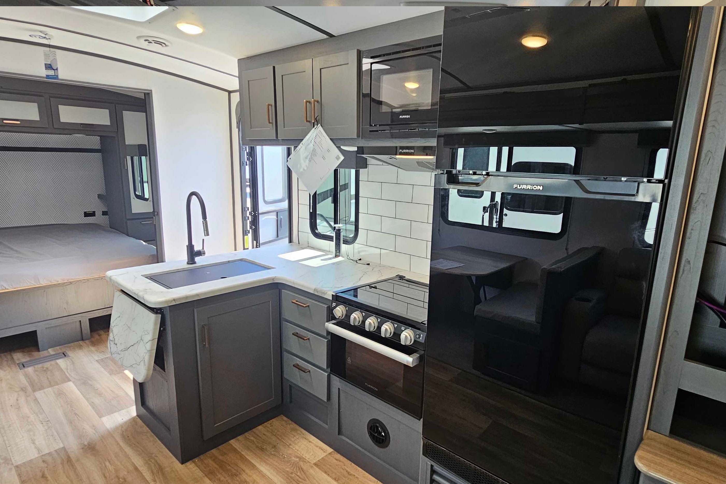 Family Keystone 290BHSWE Travel Trailer