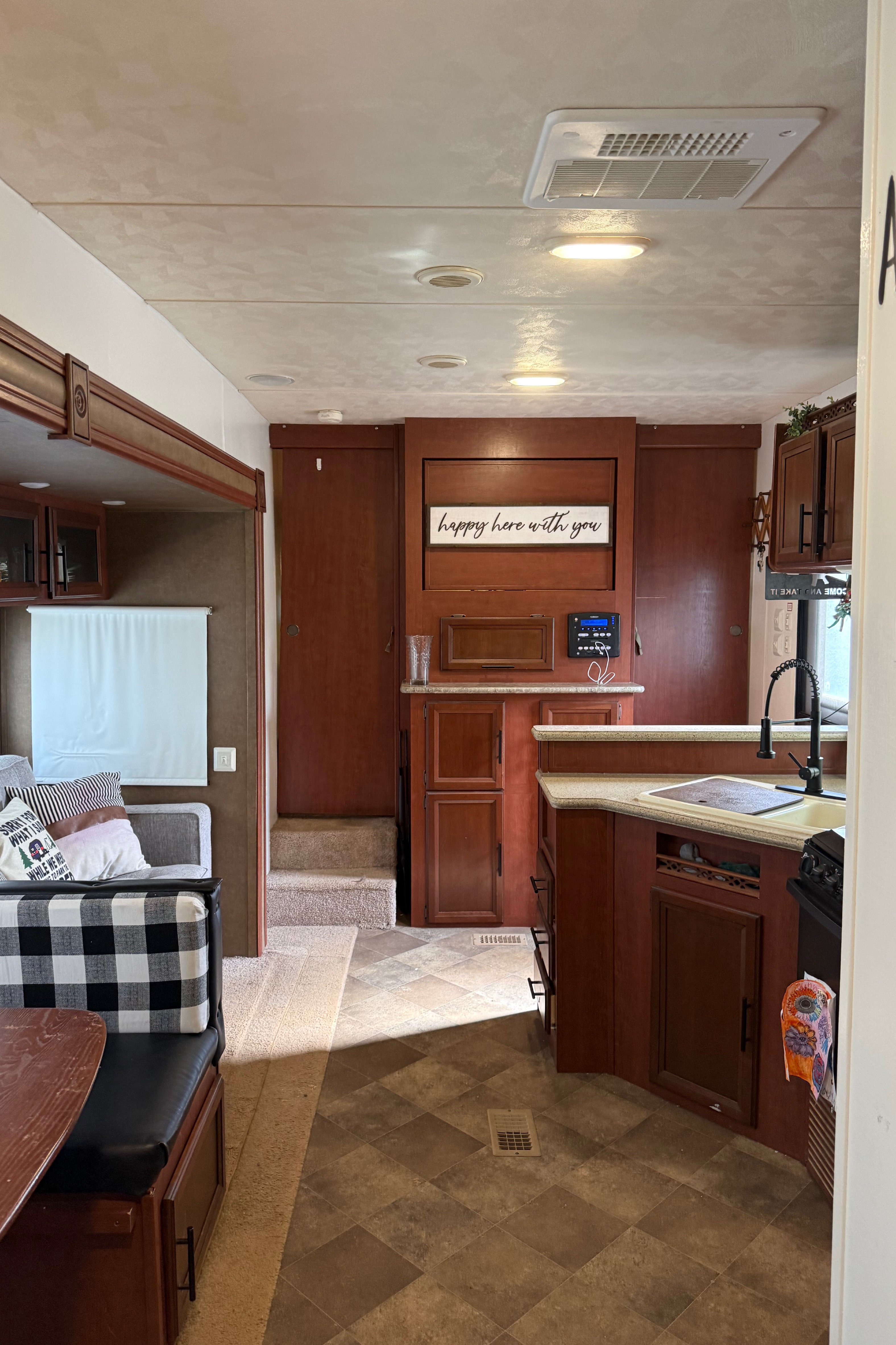 Shane's Palomino Puma Fifth Wheel