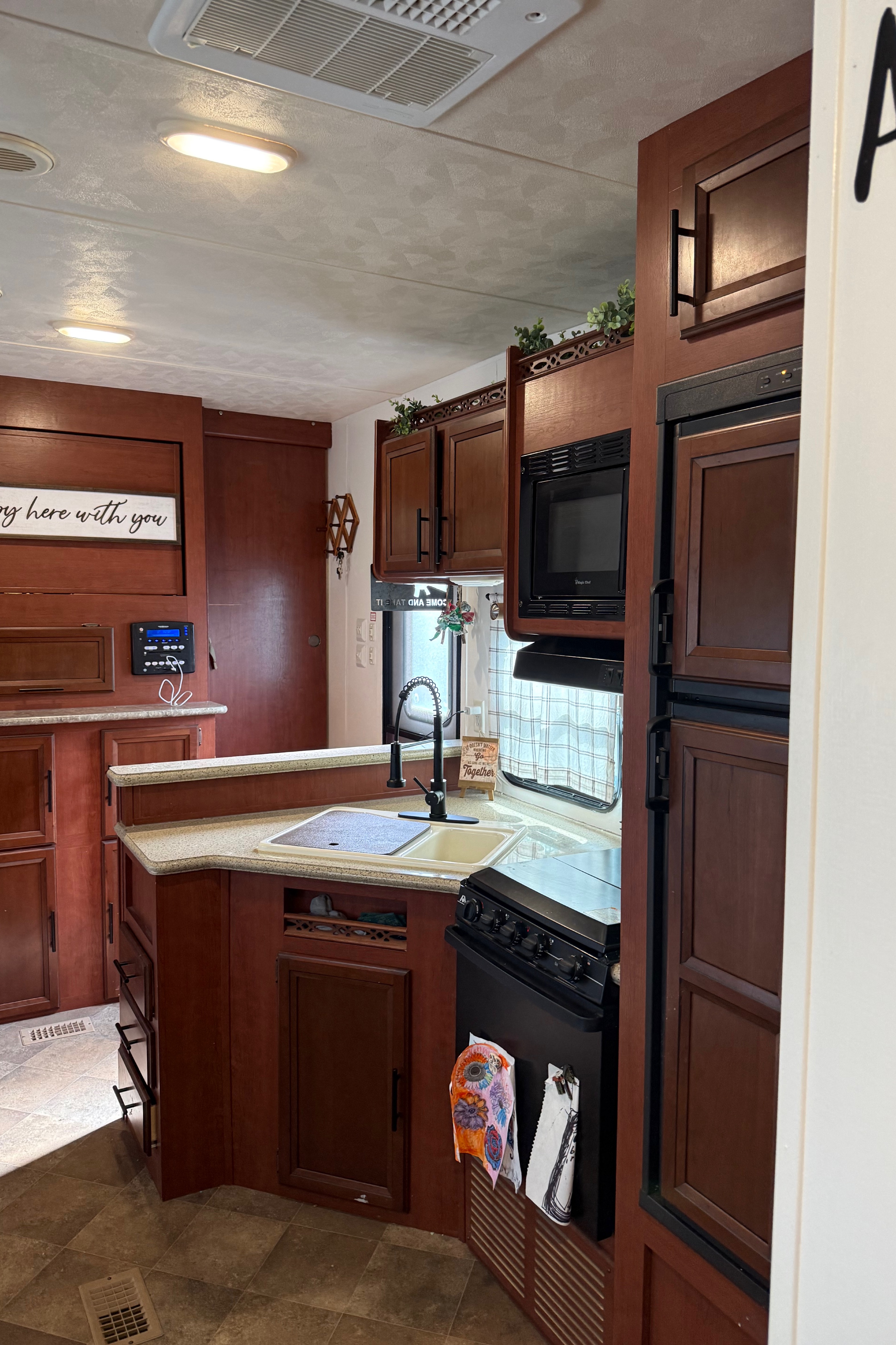 Shane's Palomino Puma Fifth Wheel
