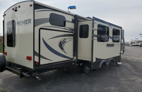 Chris's Keystone Bullet Premier 31BKPR Travel Trailer