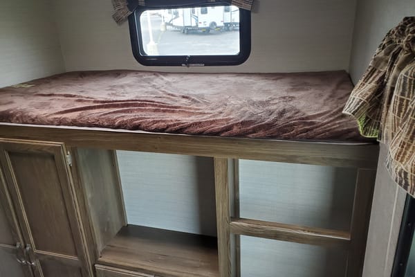 Chris's Keystone Bullet Premier 31BKPR Travel Trailer