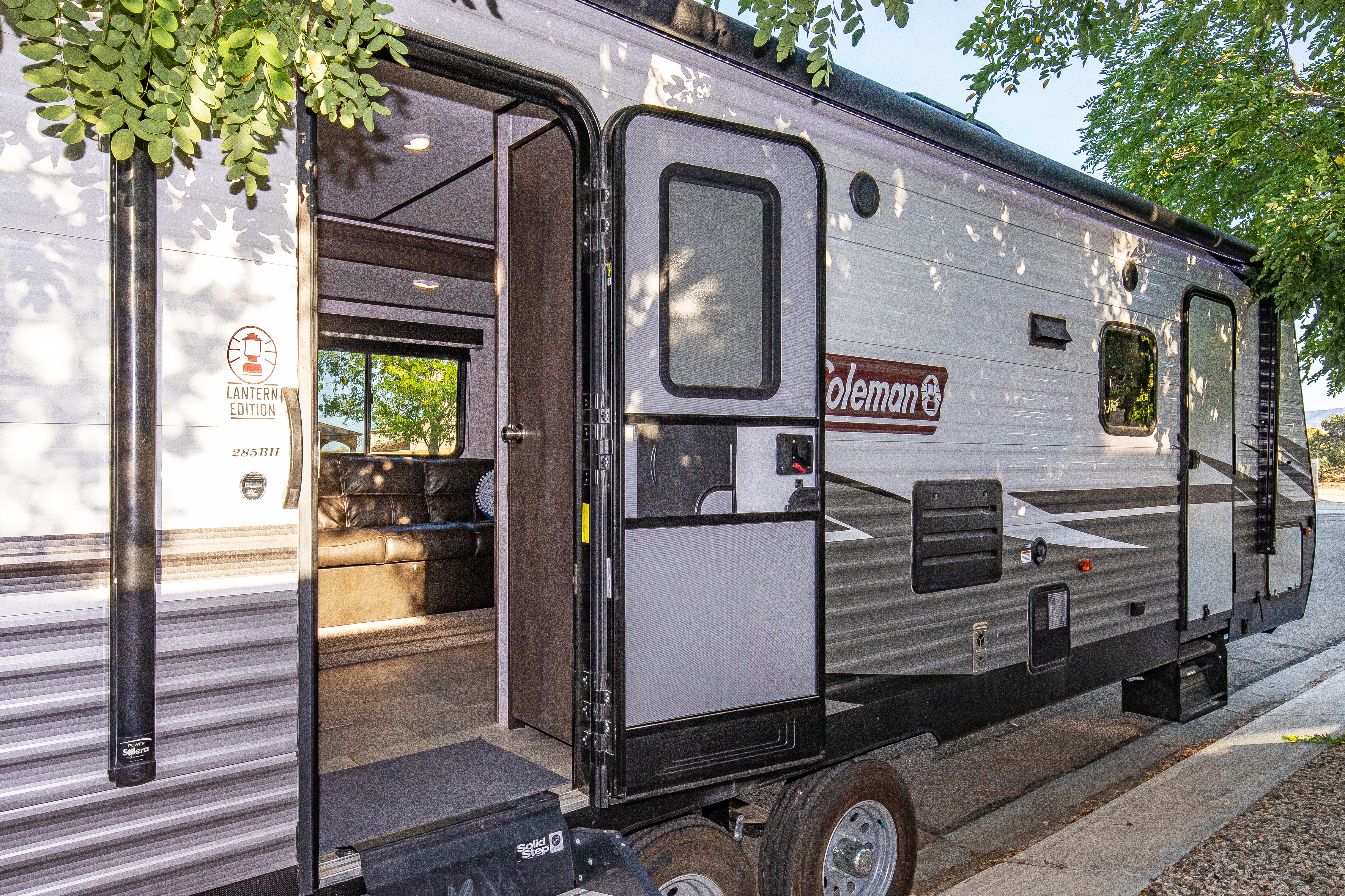 Rv Rentals Way of Life's Dutchmen Coleman Lantern 285BH Travel Trailer LC2