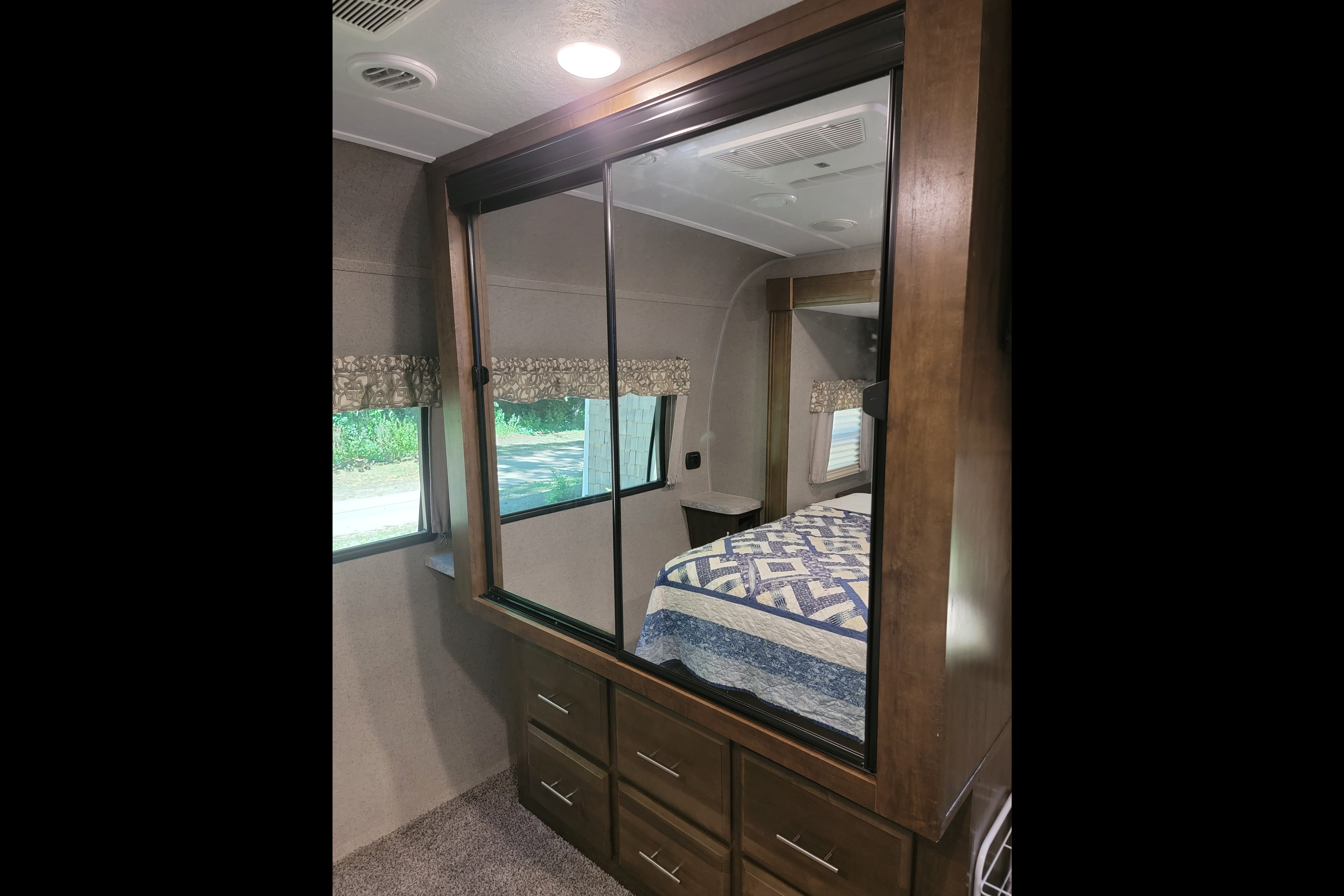 2020 Rockwood Signature 8328BS, Luxury Camper, Sleeps 4!
