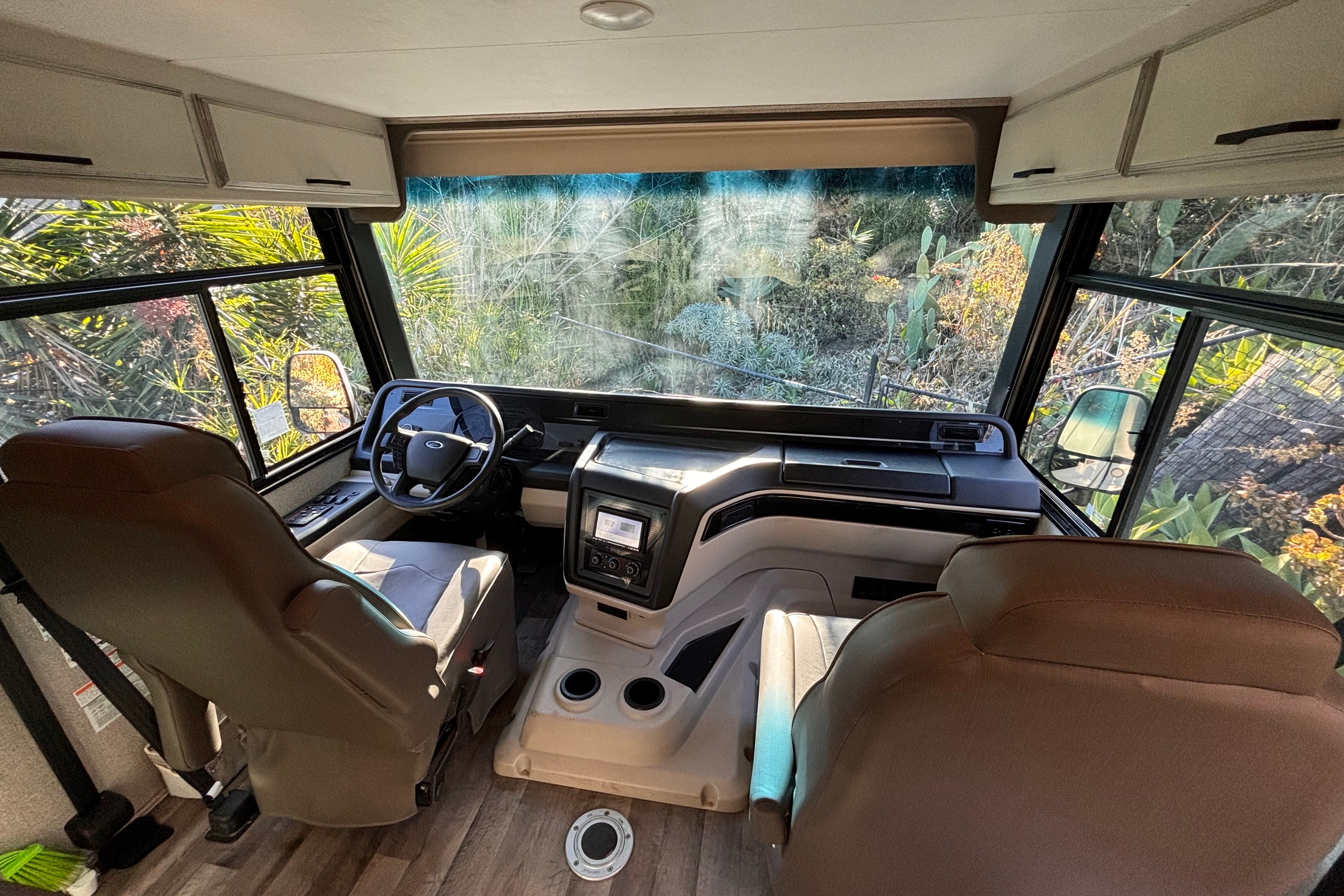 New Jayco Alante Class A 29F with bunk beds and full size Fridge and Freezer