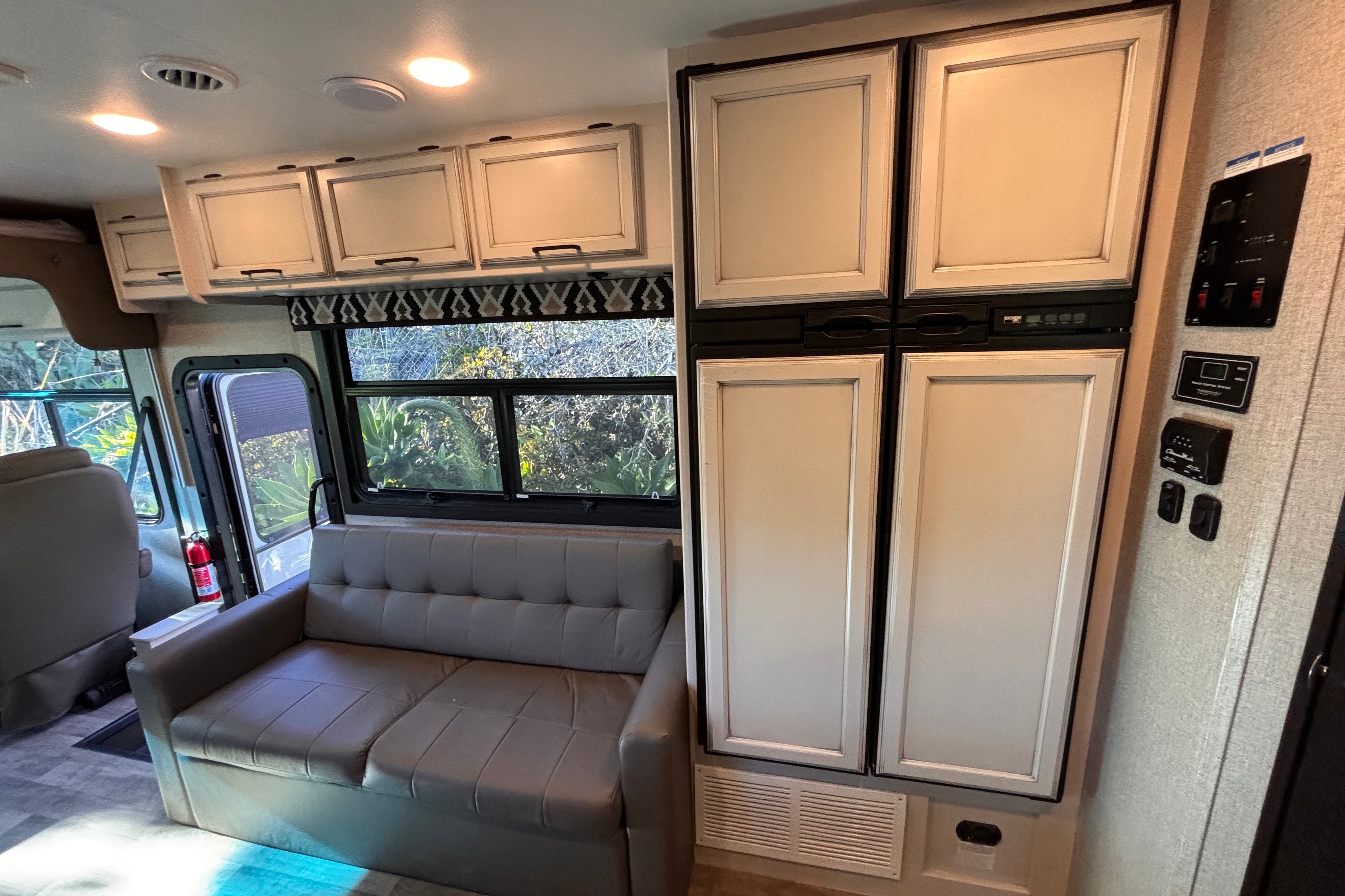 New Jayco Alante Class A 29F with bunk beds and full size Fridge and Freezer