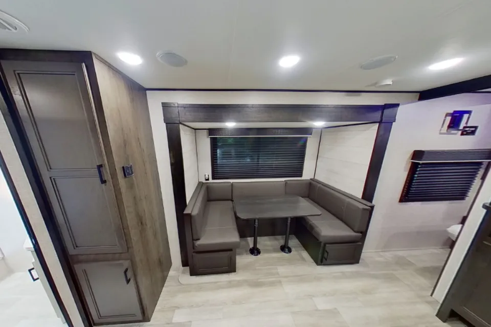 Coonhound RV Jayco 242 BHS Travel Trailer