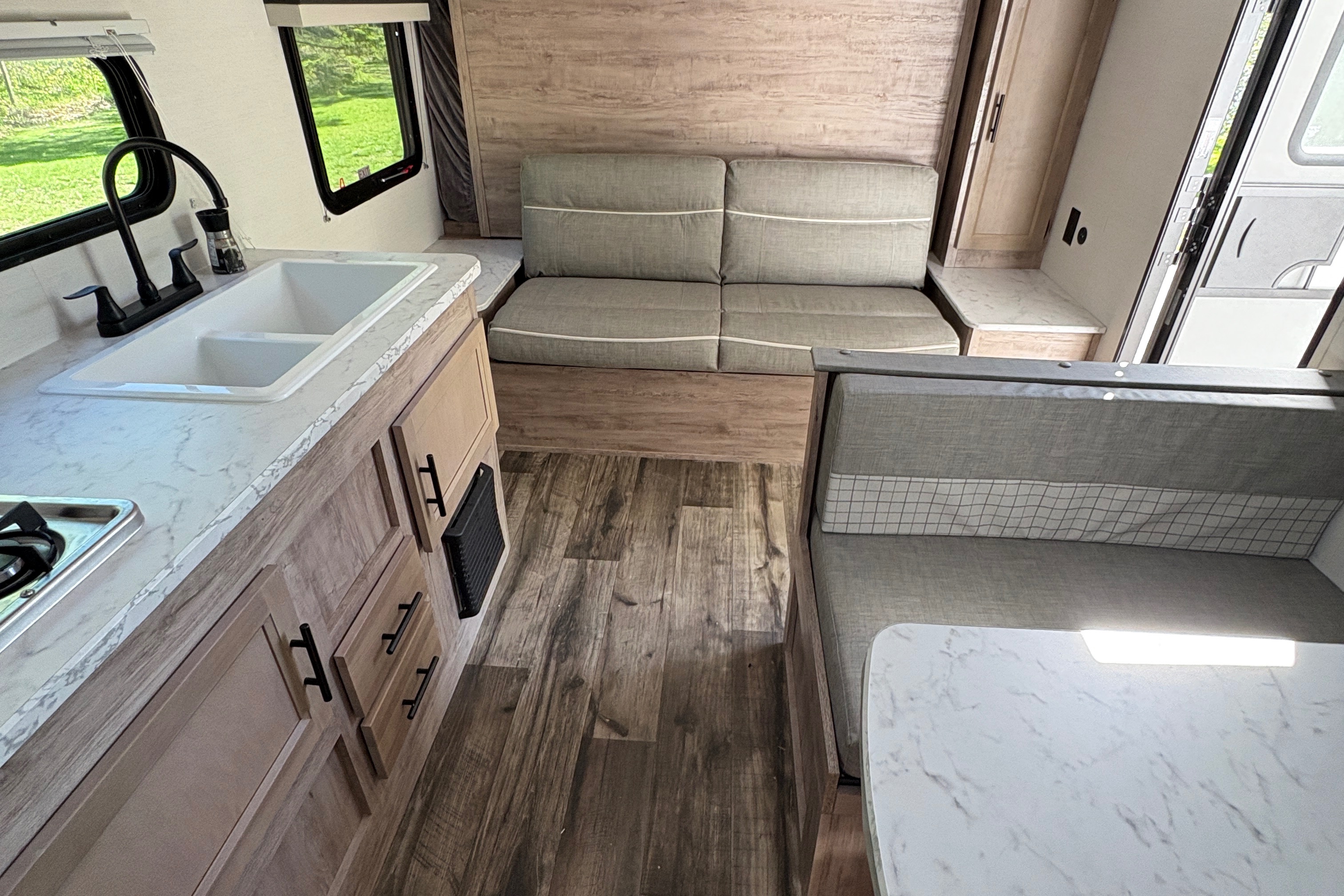 Robert's Gulf Stream Grand River Travel Trailer