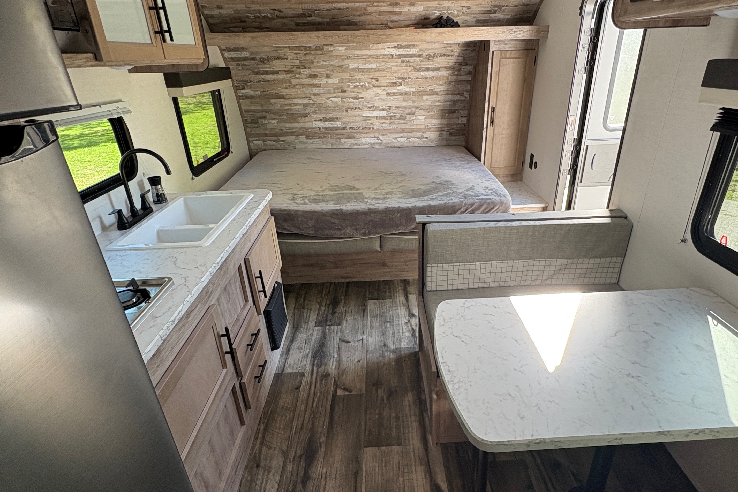Robert's Gulf Stream Grand River Travel Trailer