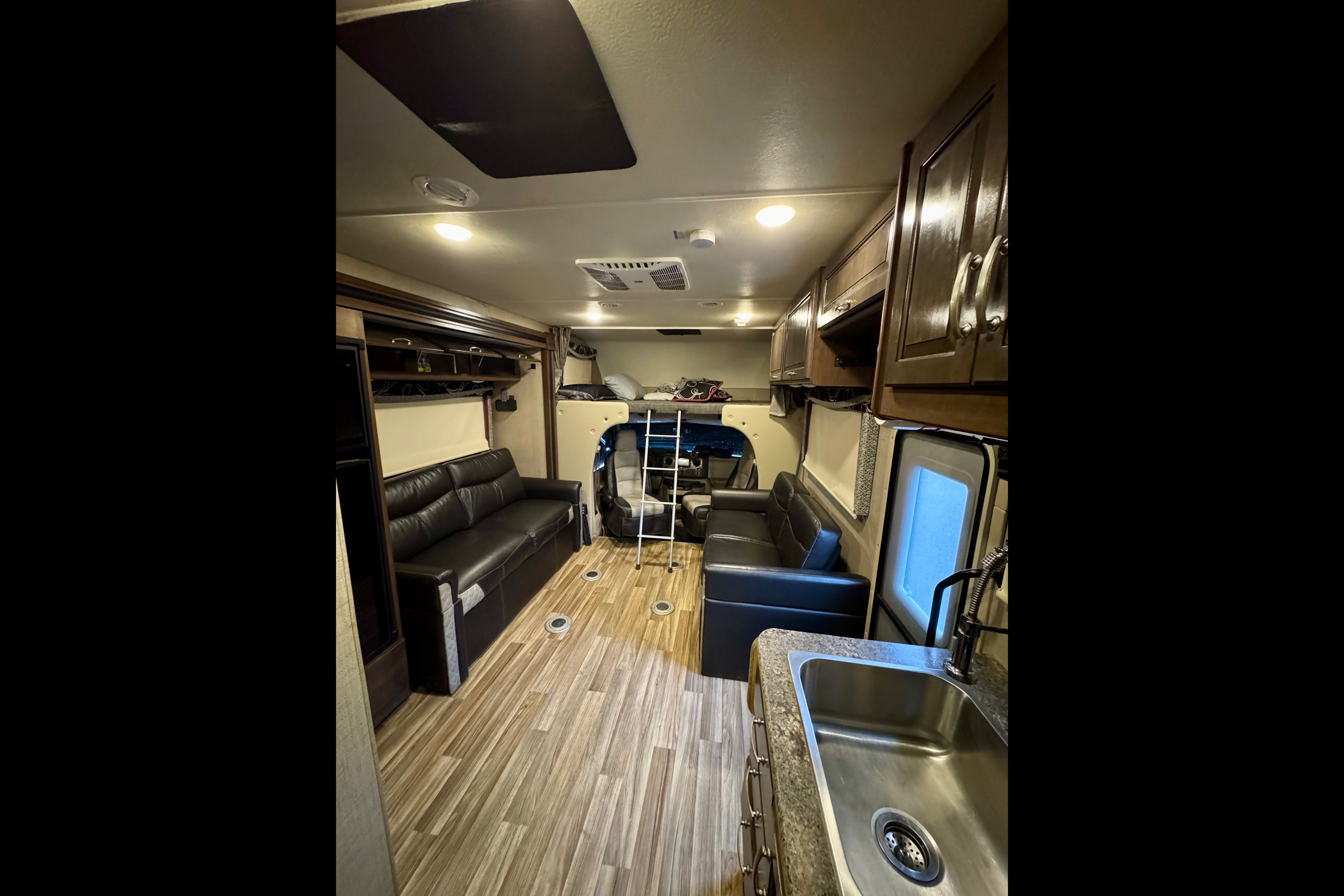 NYK Adventure Bus Thor Motor Coach Outlaw 29J Class C