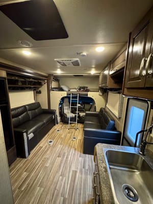 NYK Adventure Bus Thor Motor Coach Outlaw 29J Class C