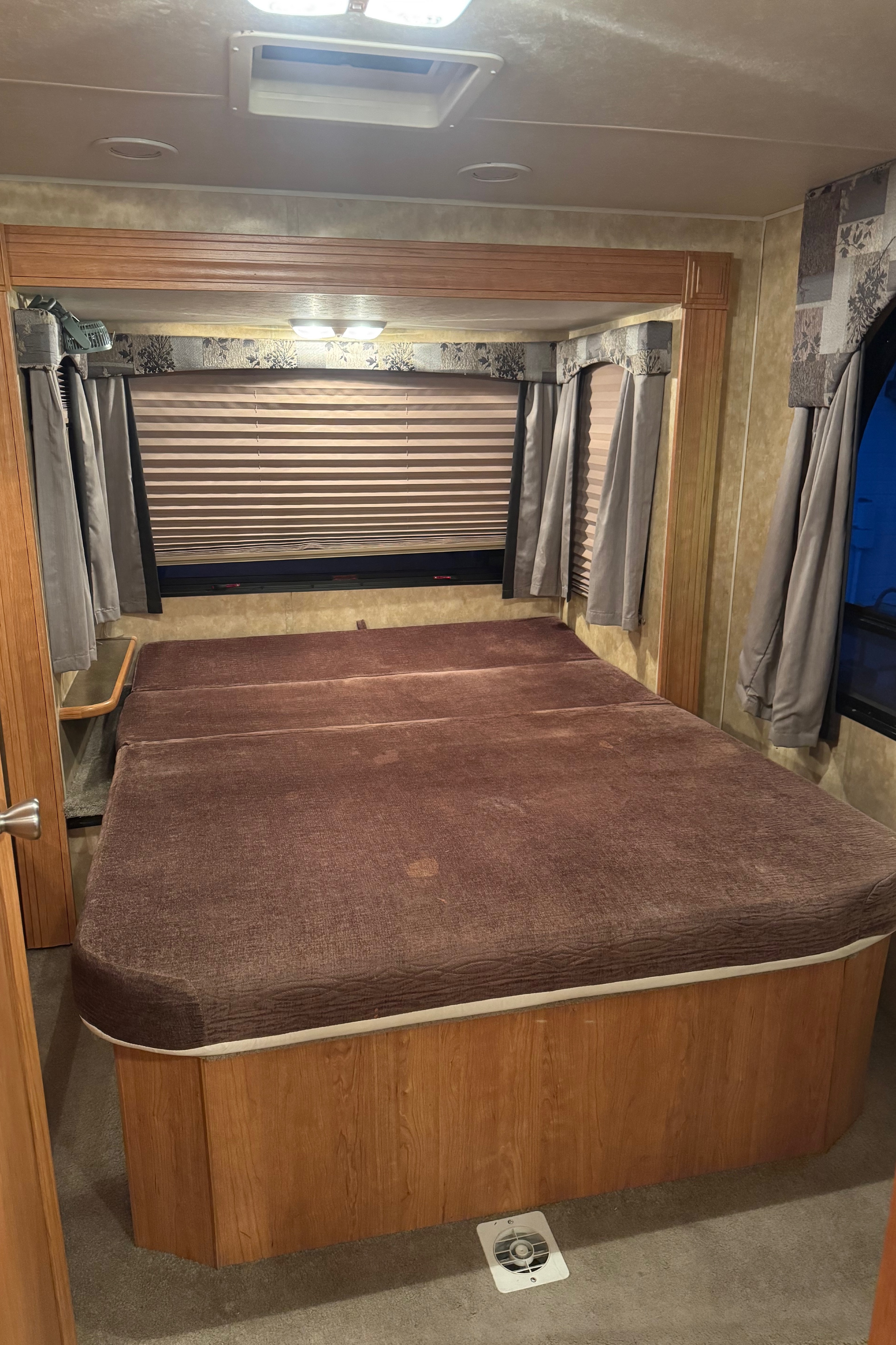 Rich's Coachmen 2009 Class C
