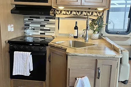 Meet "Betty" - 2018 Thor Ace Motorcoach