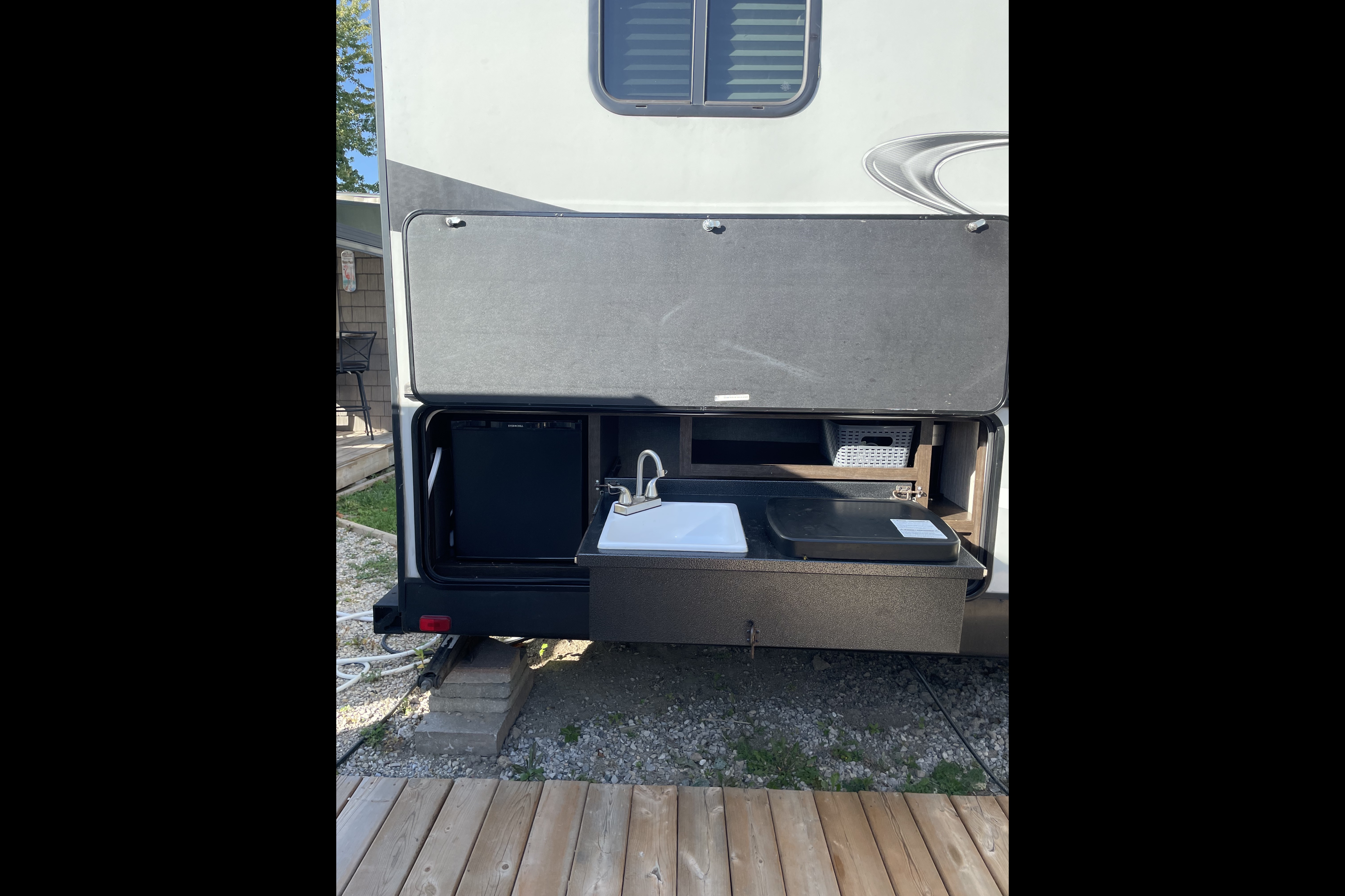 Rolling Retreat Shadow Cruiser 280QBS Travel Trailer
