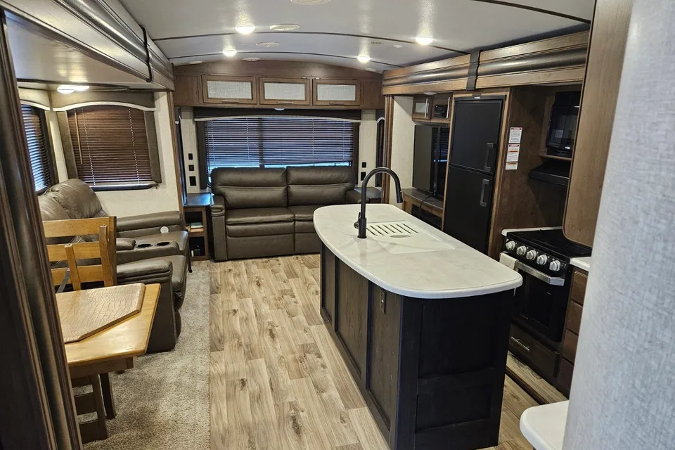 Danny's Keystone Cougar 32 RLI Travel Trailer