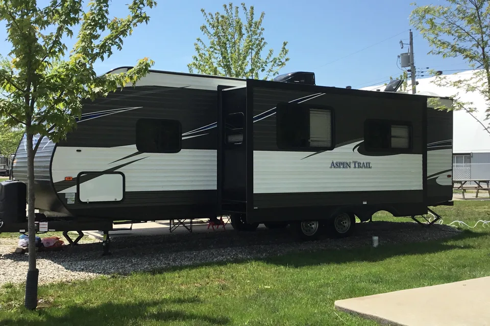 Sarah's Dutchmen Aspen trail 2790BHS Travel Trailer
