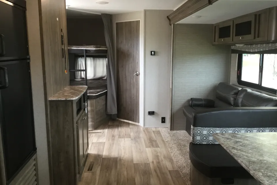 Sarah's Dutchmen Aspen trail 2790BHS Travel Trailer