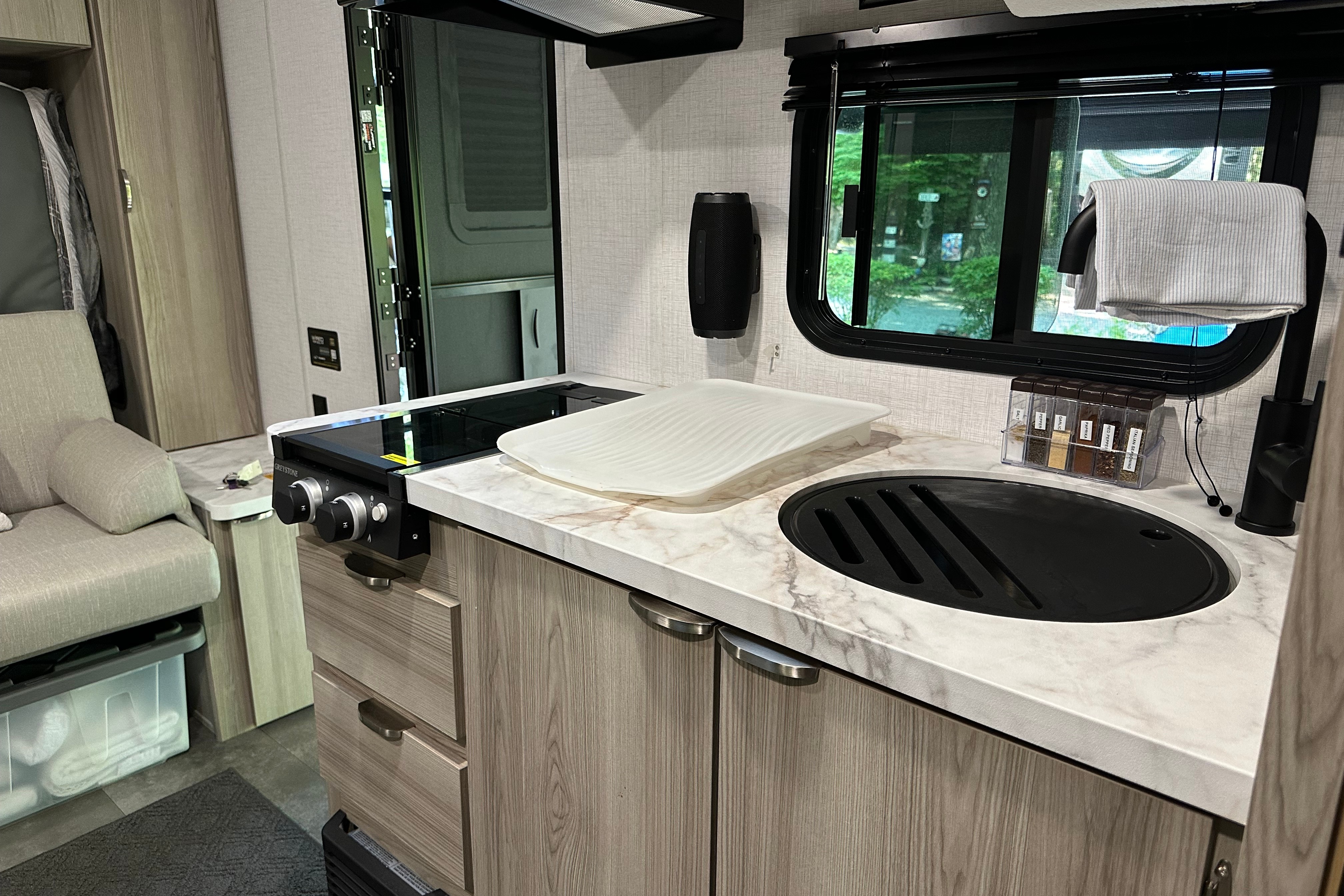 Downtime RV - Brand New & Easy to Tow