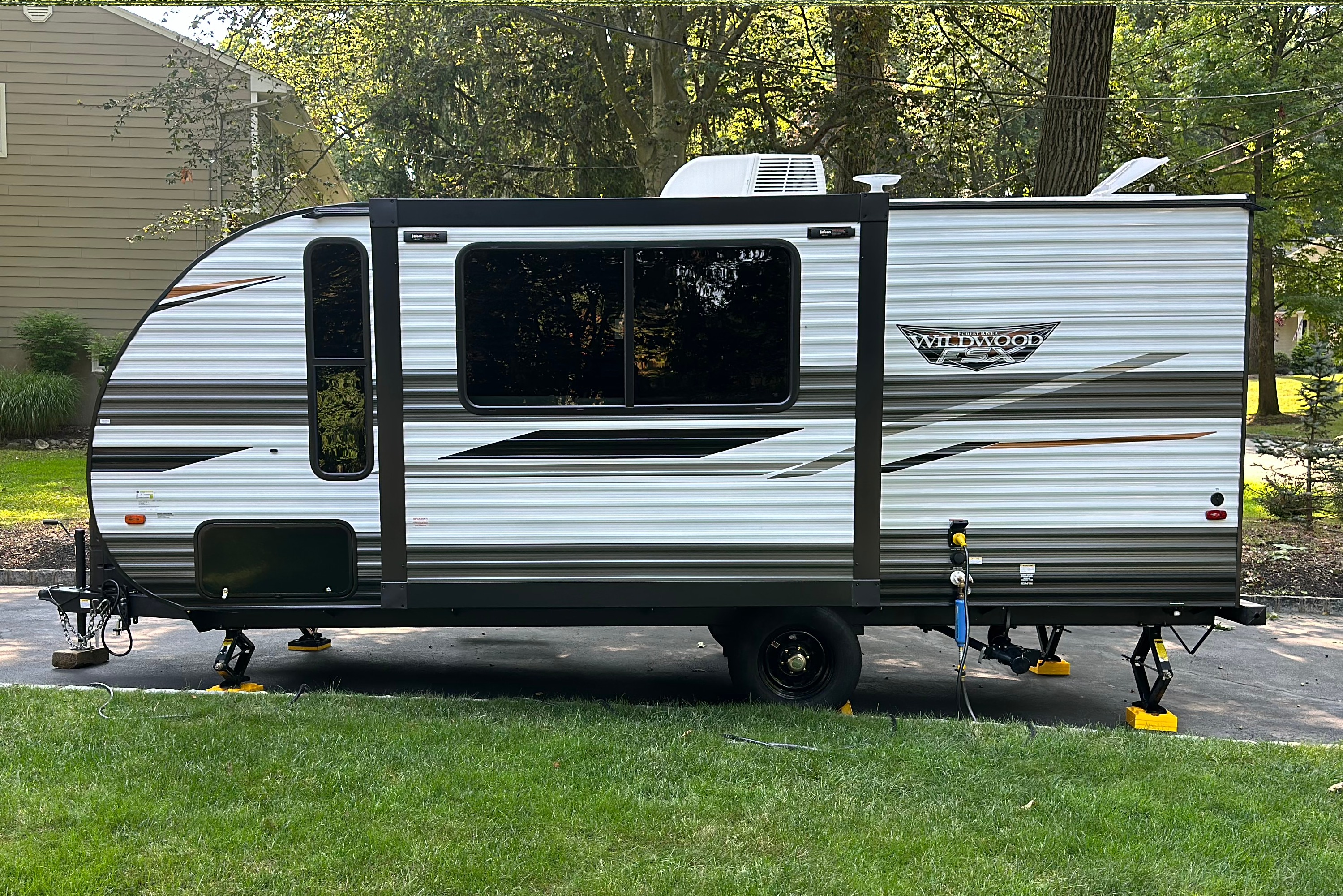 Downtime RV - Brand New & Easy to Tow