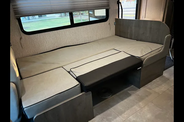 The Lander | Spacious Family Adventure RV!
