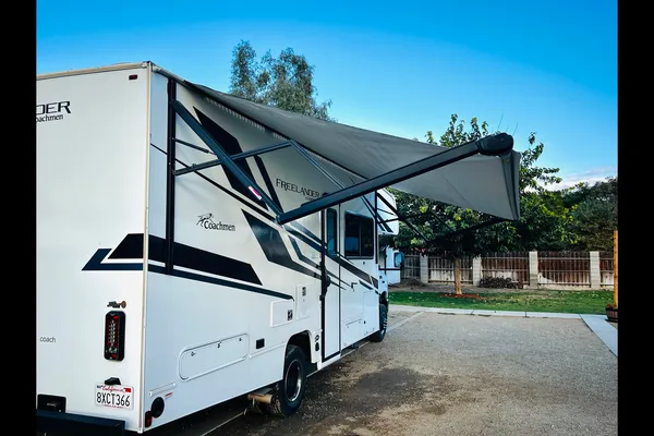 The Lander | Spacious Family Adventure RV!