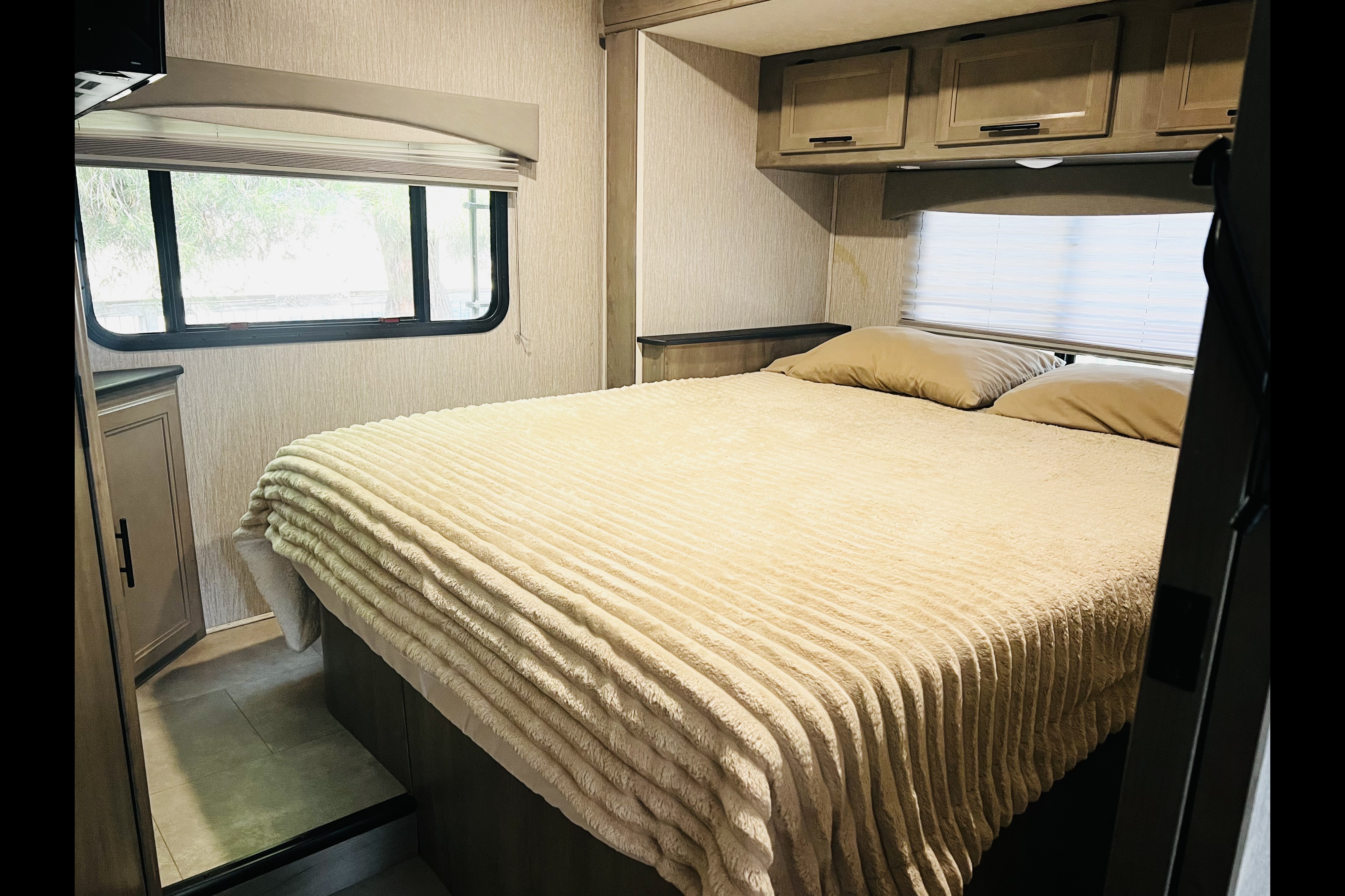 The Lander | Spacious Family Adventure RV!