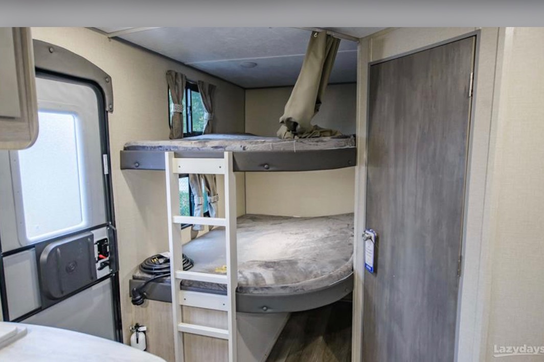 Portzen’s Luxury Travel Trailer for 9