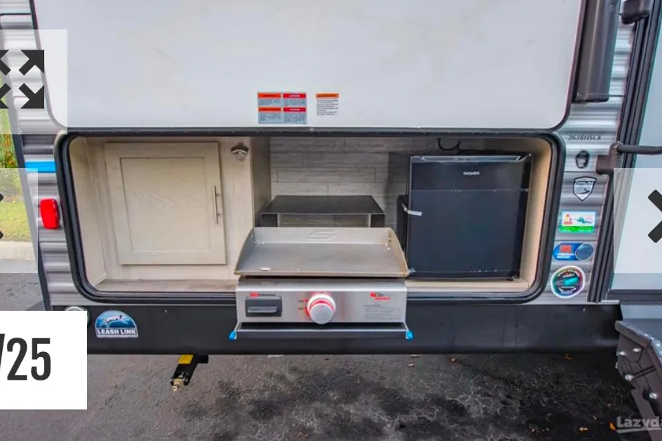 Portzen’s Luxury Travel Trailer for 9