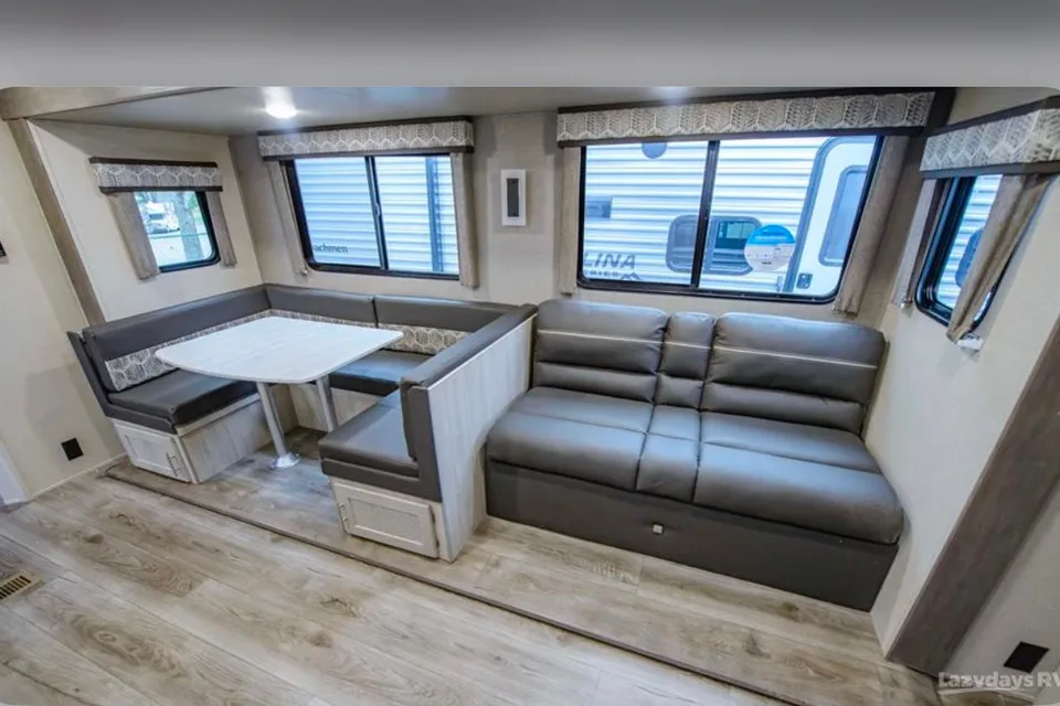 Portzen’s Luxury Travel Trailer for 9
