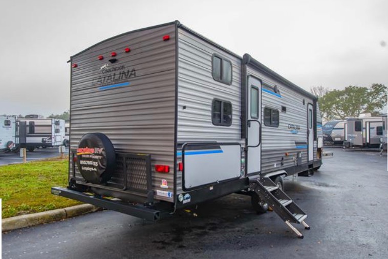 Portzen’s Luxury Travel Trailer for 9