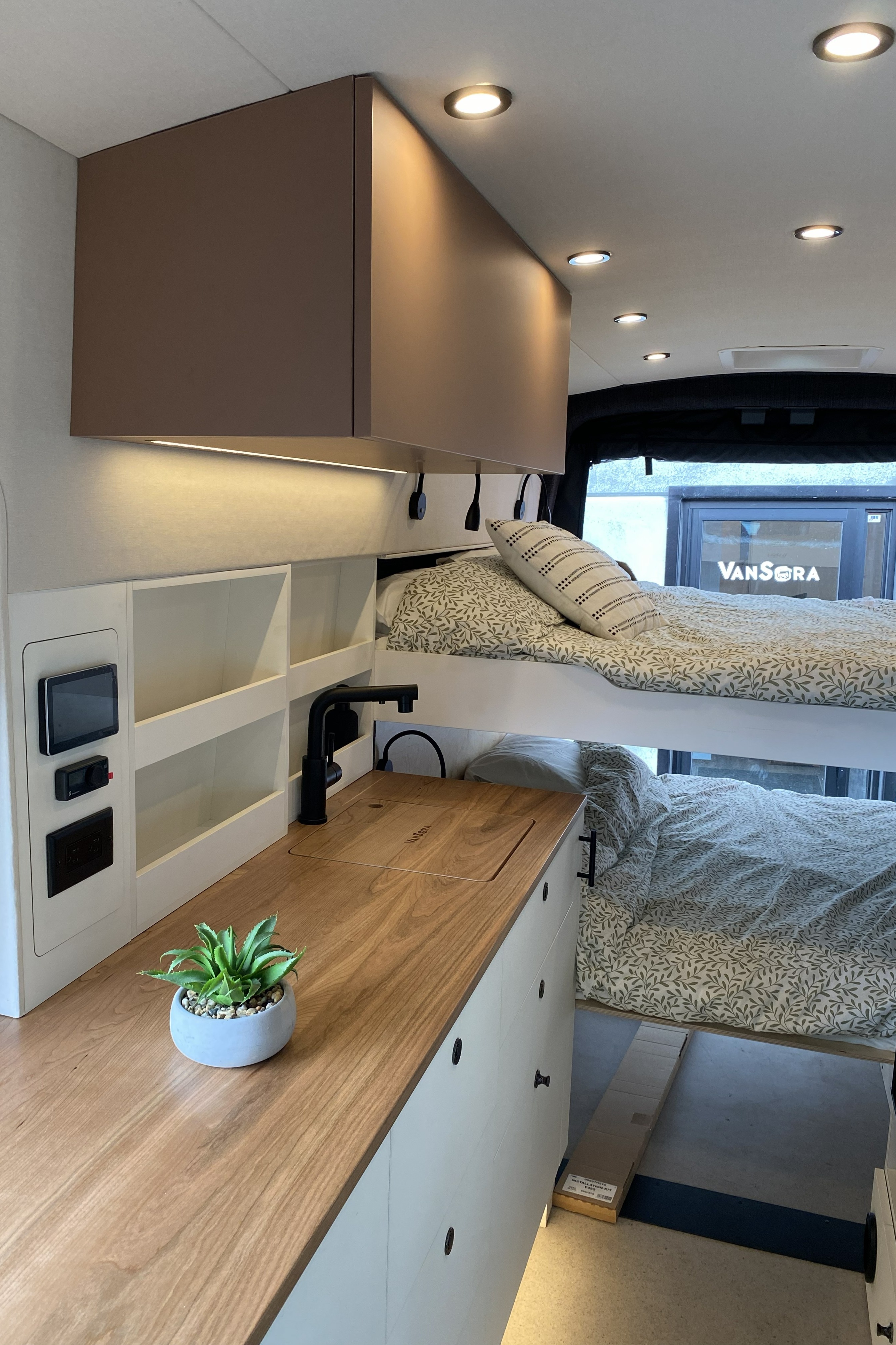 VanSora Ford Transit Classe B