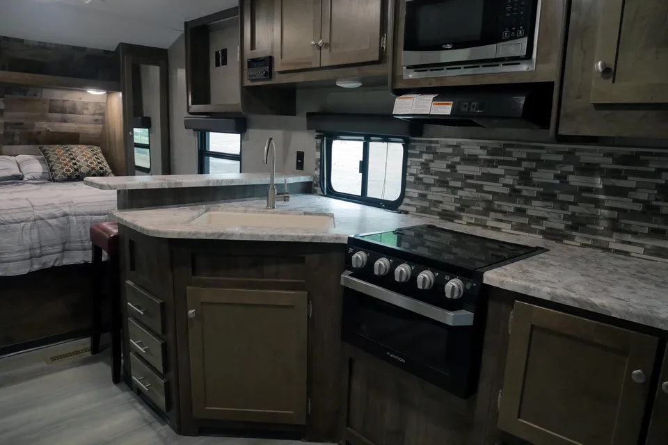 Raven Cliffs Delivered and Setup only, Dutchmen Aspen Trail