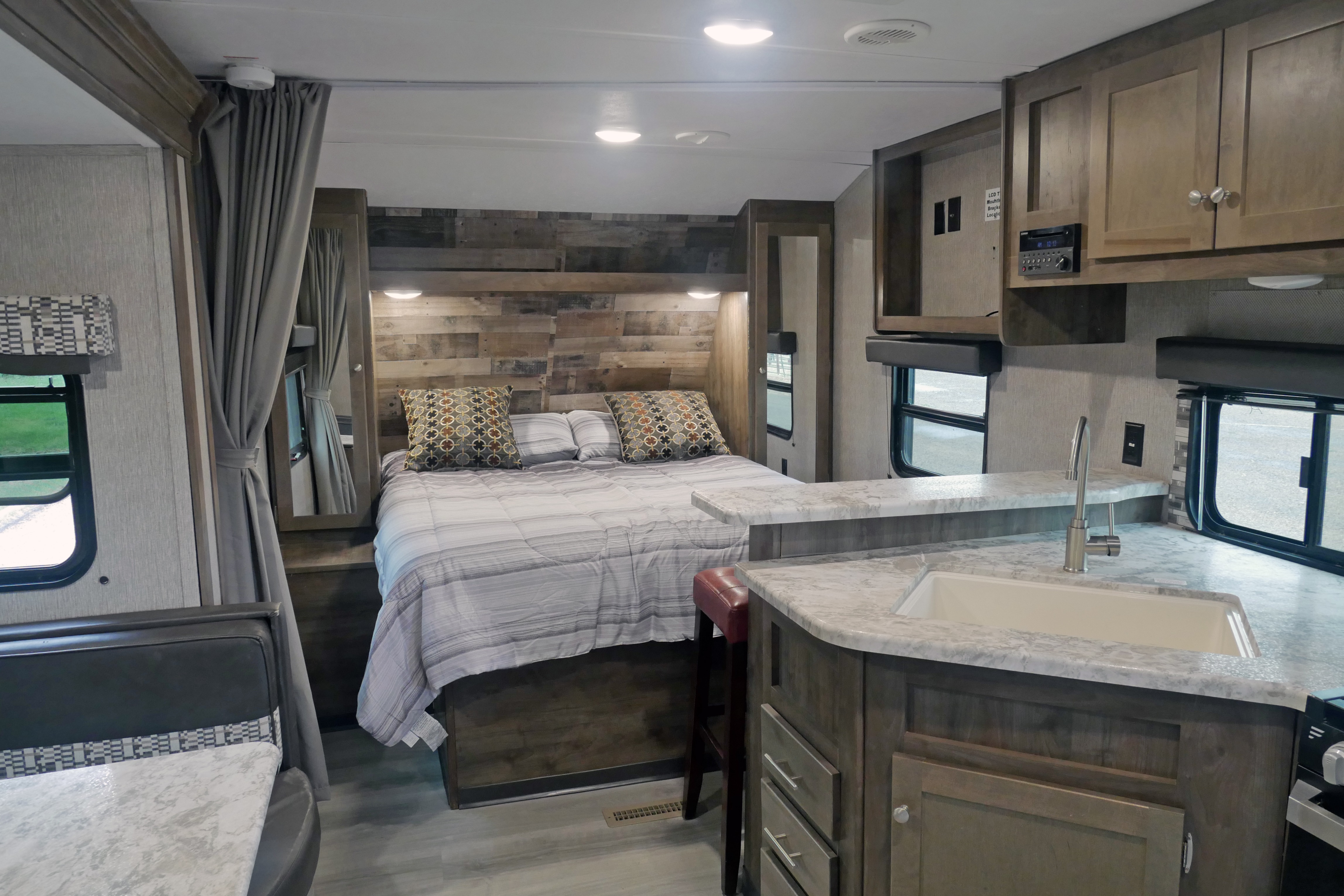Raven Cliffs Delivered and Setup only, Dutchmen Aspen Trail