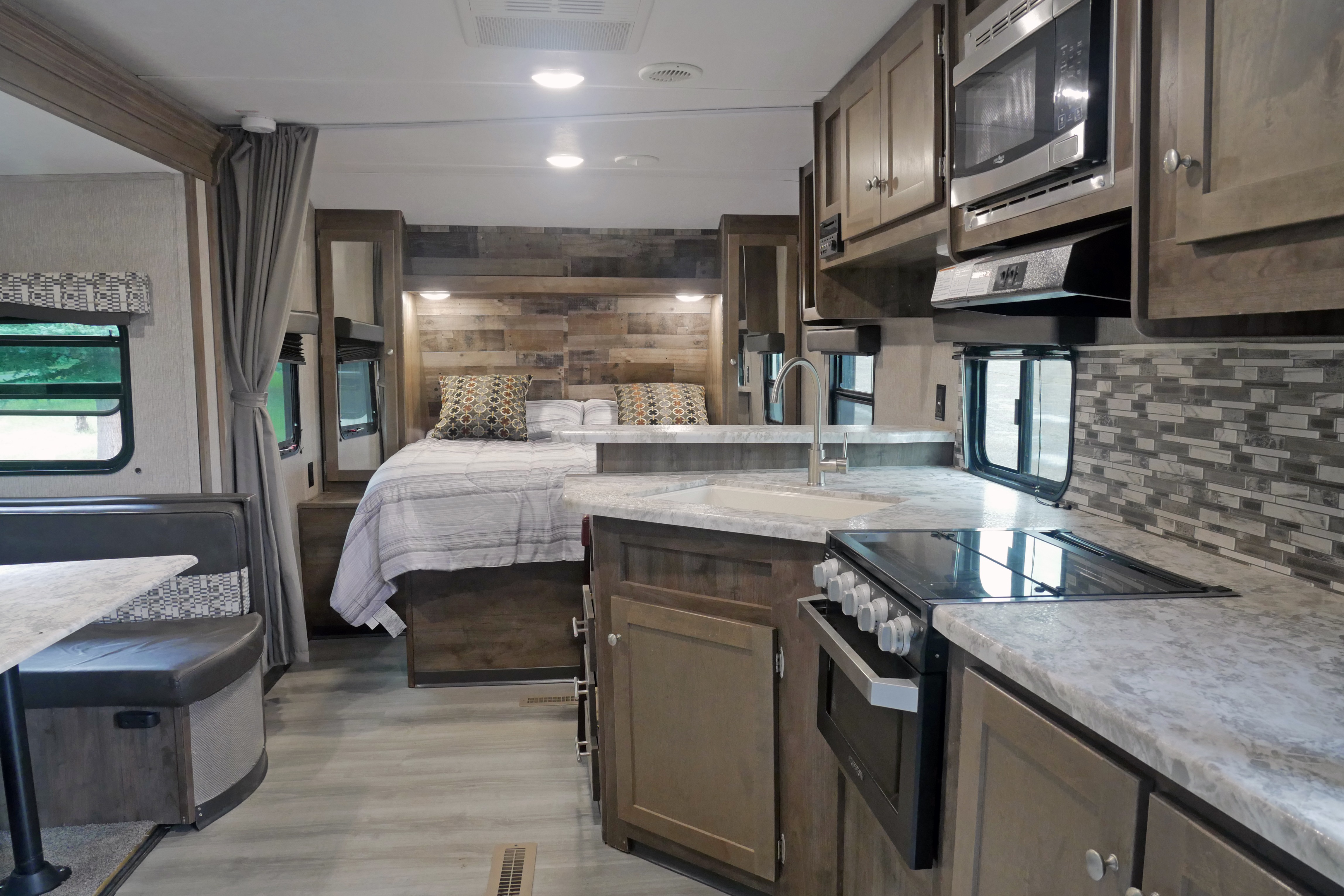 Raven Cliffs Delivered and Setup only, Dutchmen Aspen Trail