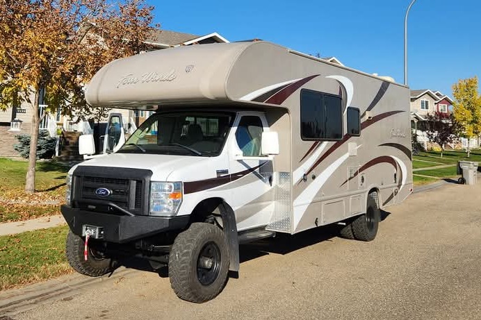 MEET "THOR" 4x4 – COMFORTABLE, CAPABLE, AND TOTALLY COZY