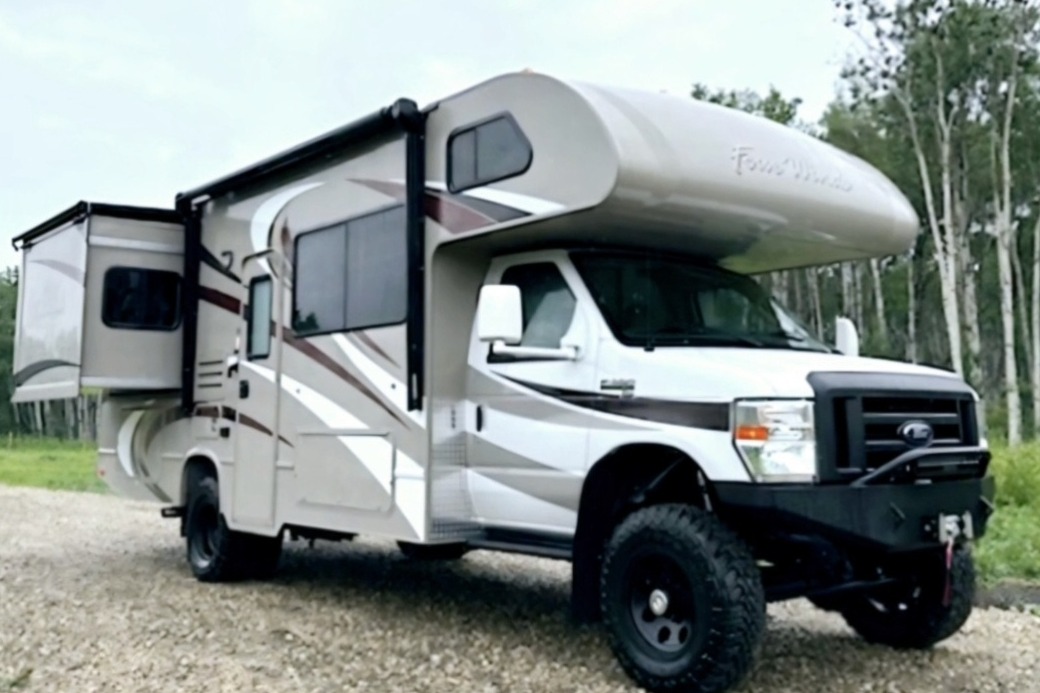 MEET "THOR" 4x4 – COMFORTABLE, CAPABLE, AND TOTALLY COZY
