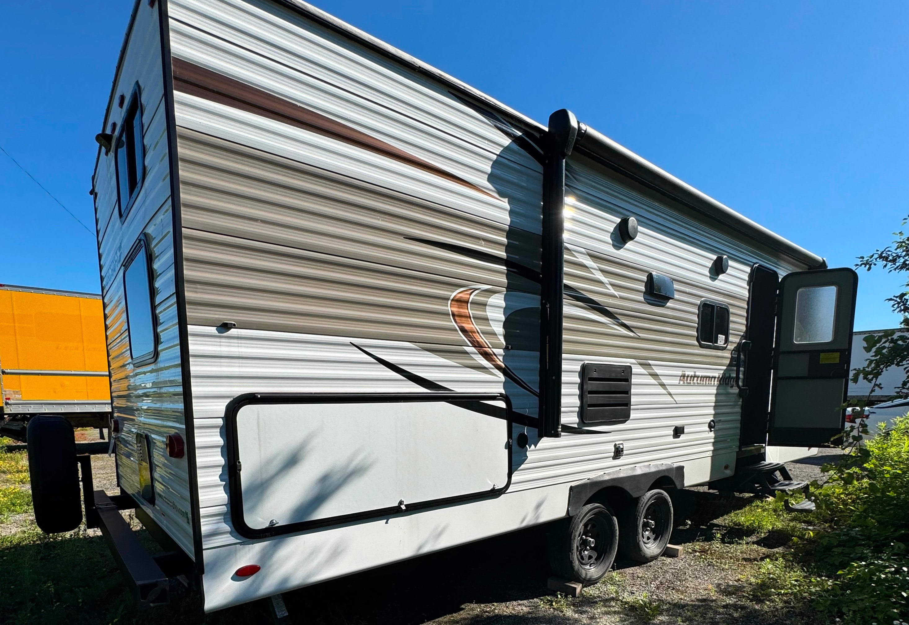 Nanda’s cozy Rv trailer