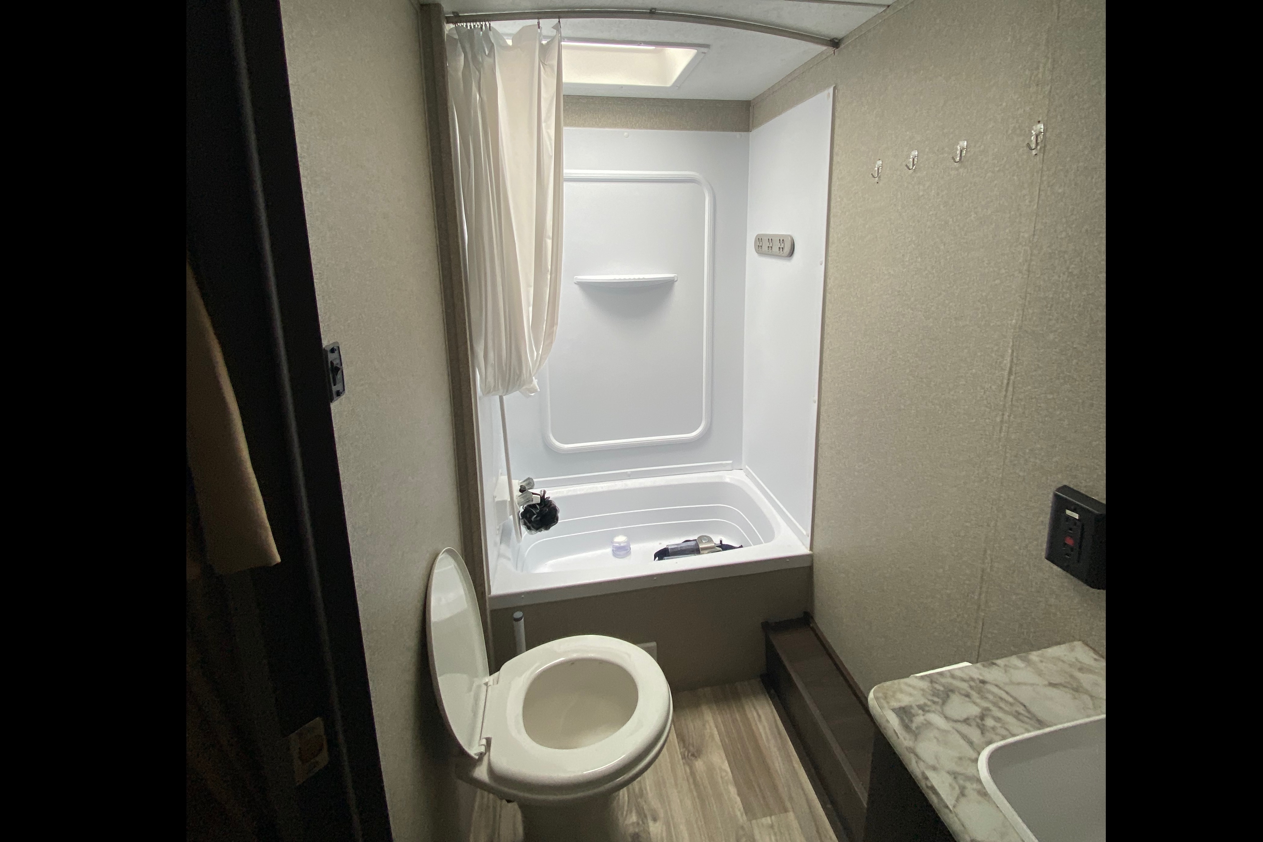 Darryn's Keystone 2018 Springdale 240BHWE Travel Trailer