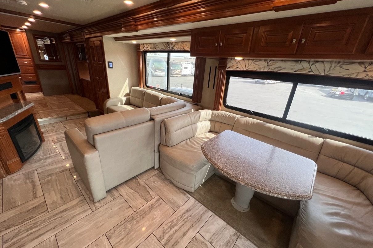 [36] Stress Free RVs - 2018 - XL - Class A - Luxury Discovery
