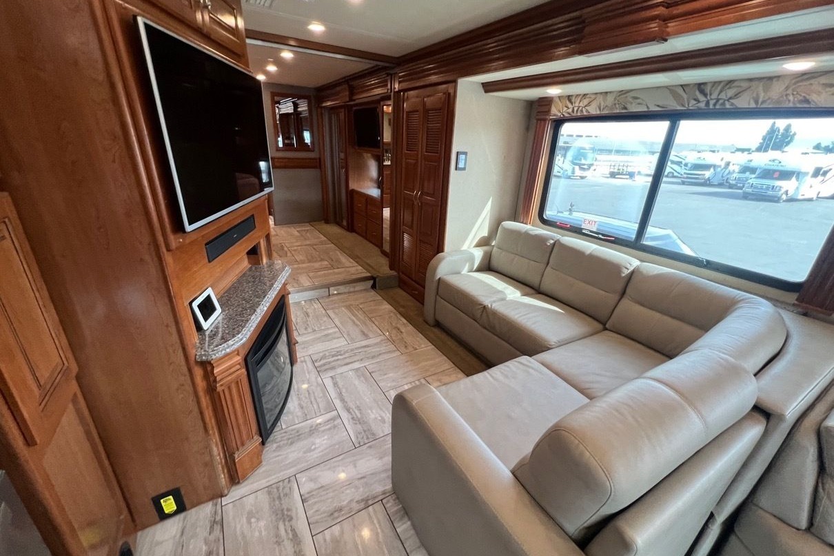 [36] Stress Free RVs - 2018 - XL - Class A - Luxury Discovery
