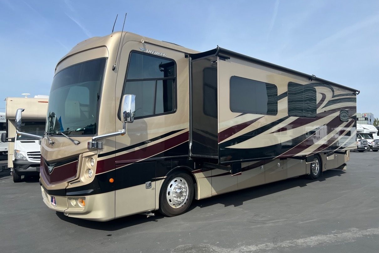 [36] Stress Free RVs - 2018 - XL - Class A - Luxury Discovery