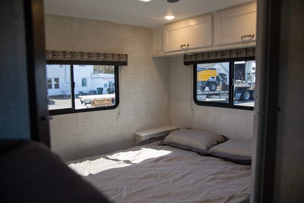 C06 - 10 Person w/ Bunk- The RV Rental Factory