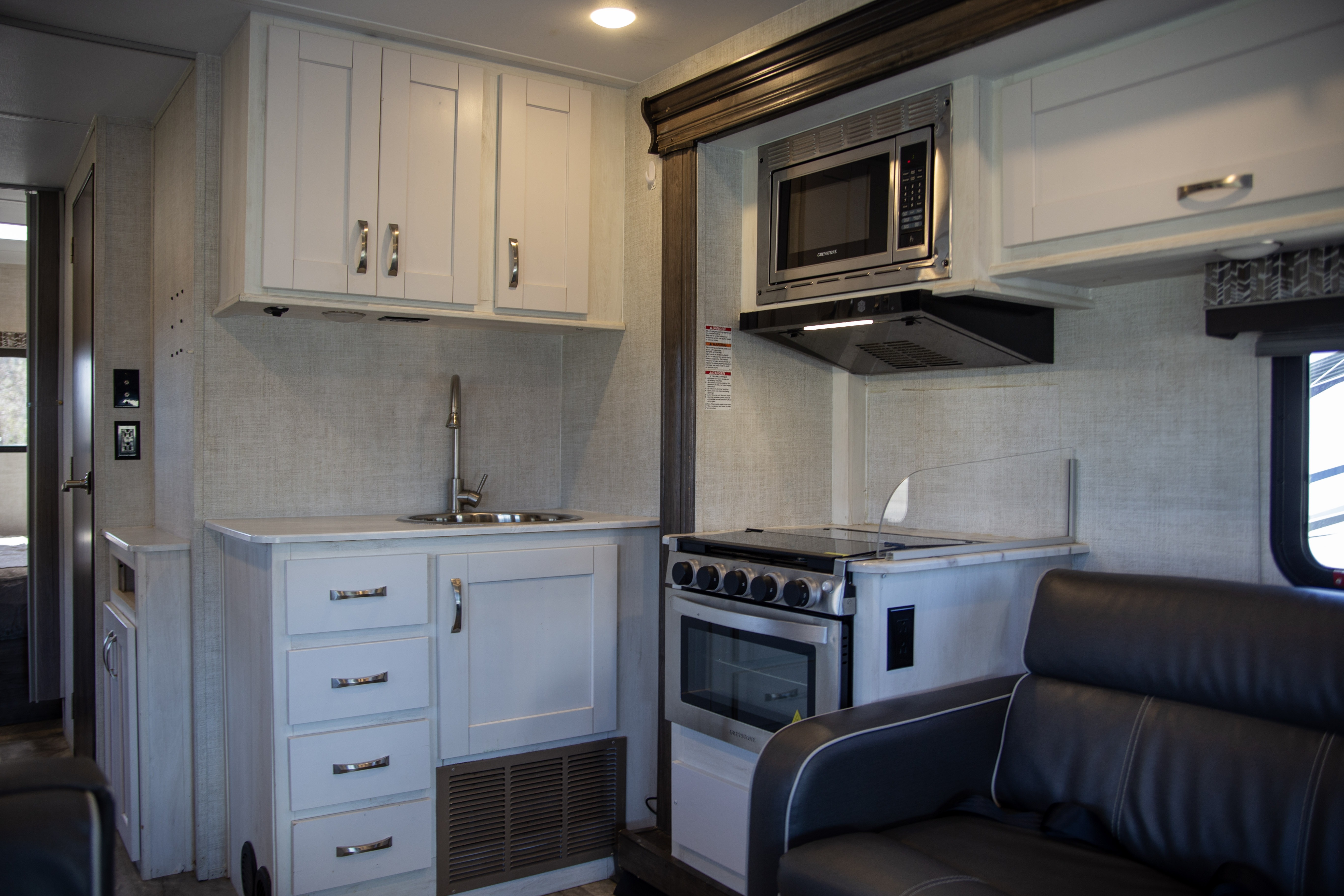 C06 - 10 Person w/ Bunk- The RV Rental Factory