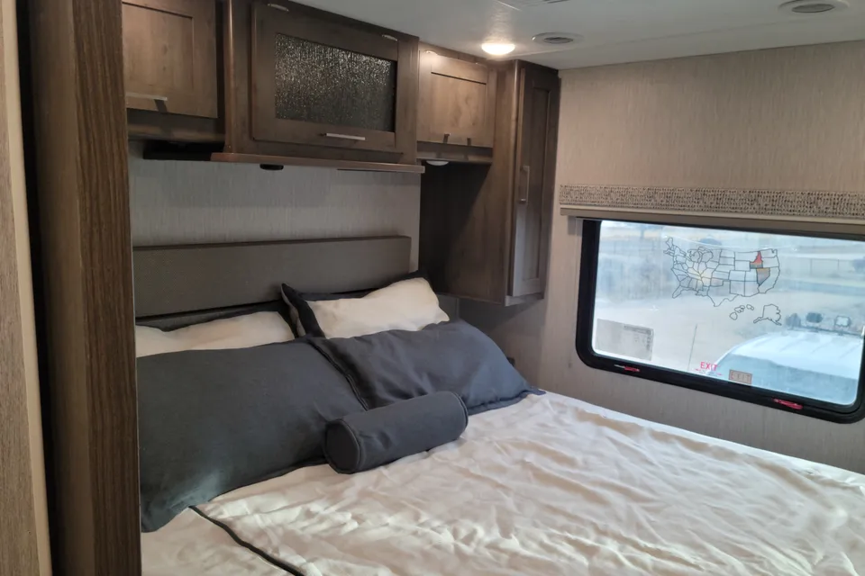 Family Friendly Coachmen Pursuit Class A
