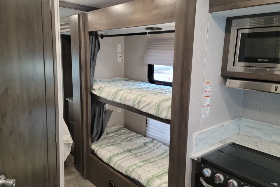 Family Friendly Coachmen Pursuit Class A