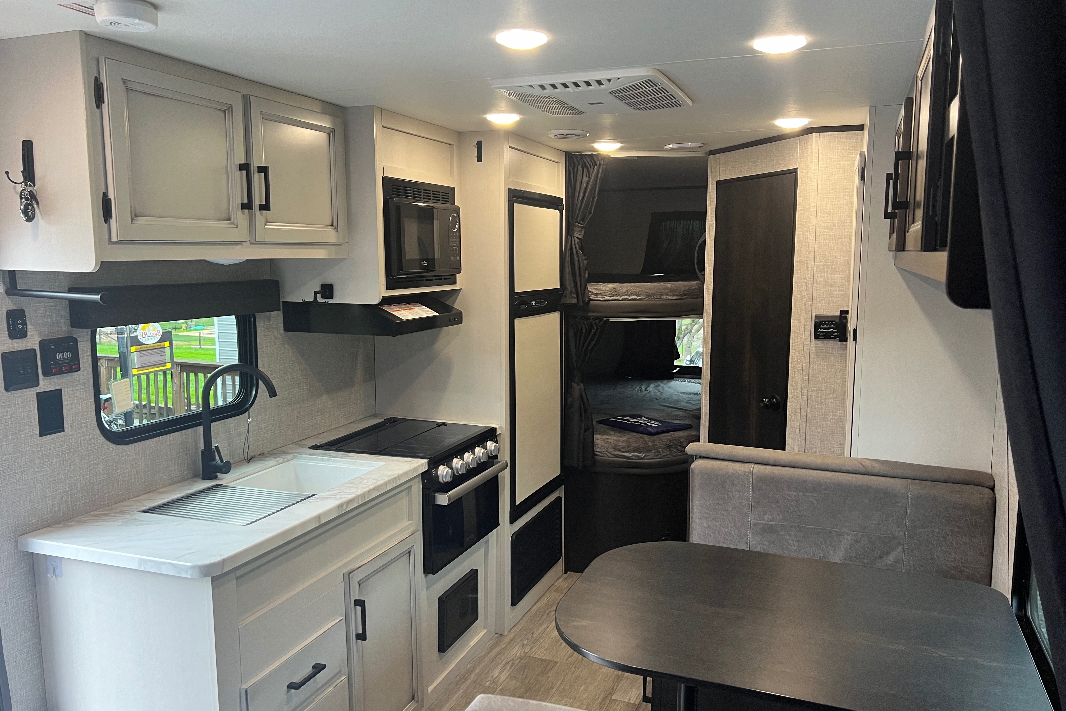 Foothill Rentals, Jayco 224BH Travel Trailer