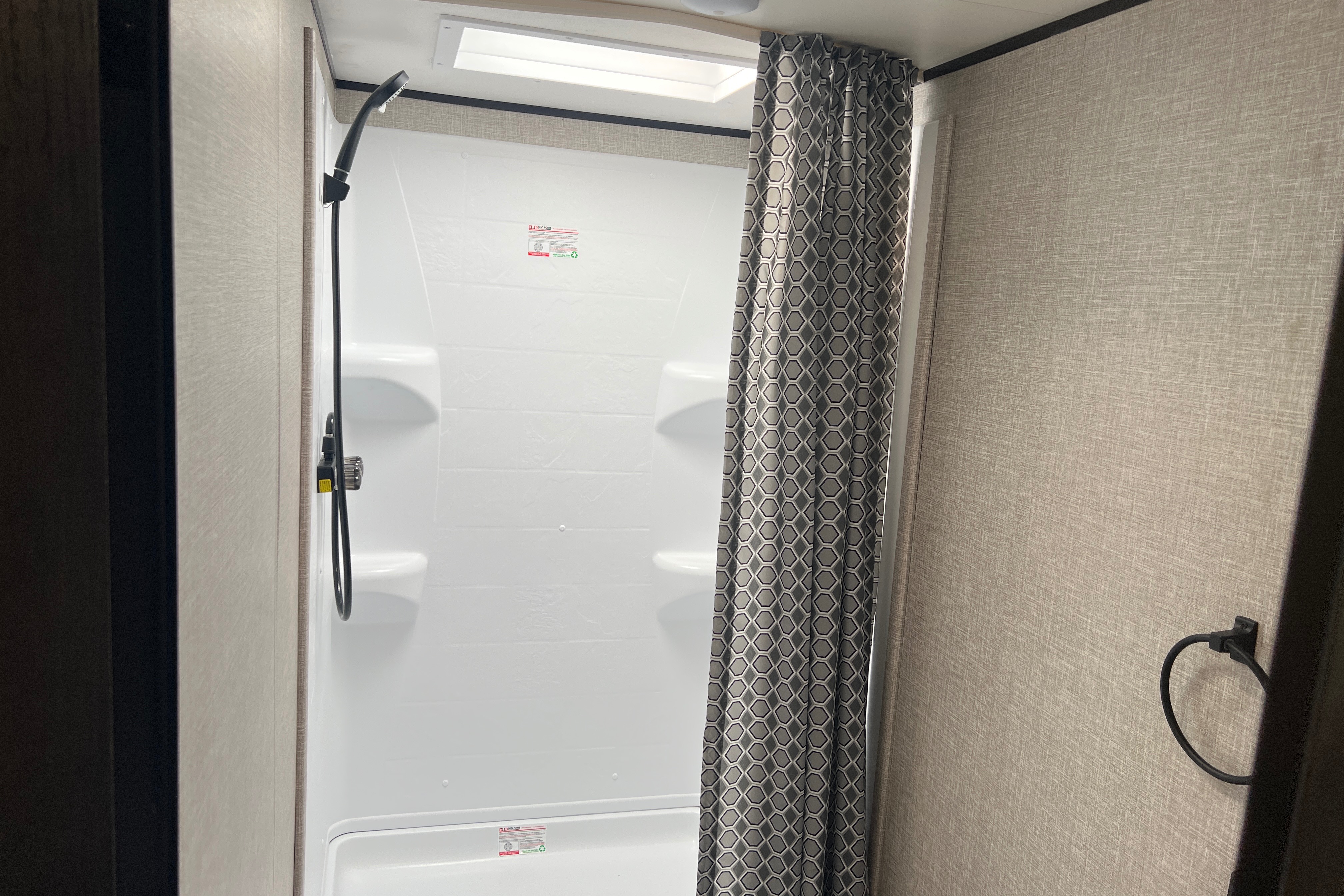 Foothill Rentals, Jayco 224BH Travel Trailer