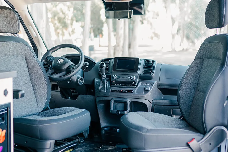 EASY TO USE Pleasure-Way Tofino Campervan