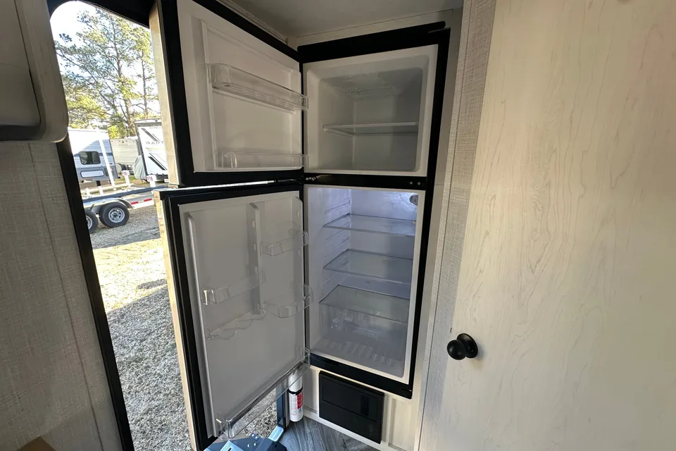 Coleman 1608RB Rubicon Travel Trailer