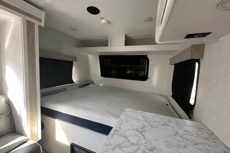 Coleman 1608RB Rubicon Travel Trailer